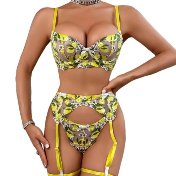 Zesté Floral Garter Set