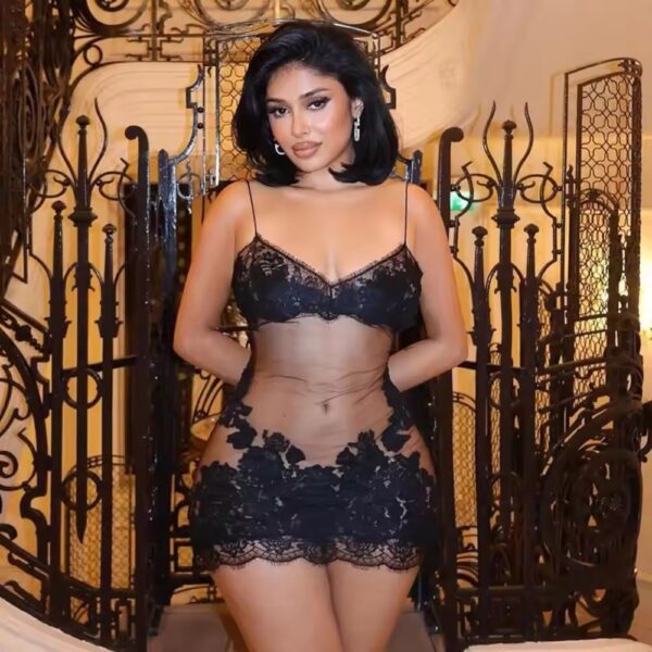 Noir Temptation Lace Chemise