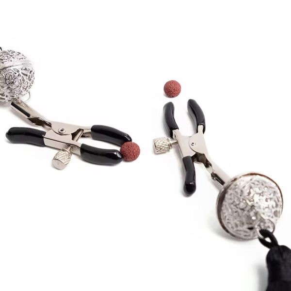 Shadow Blossom Weighted Clam